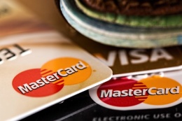 Wanneer krijgt u uw nieuwe bankkaart, waarmee u makkelijk online koopt?